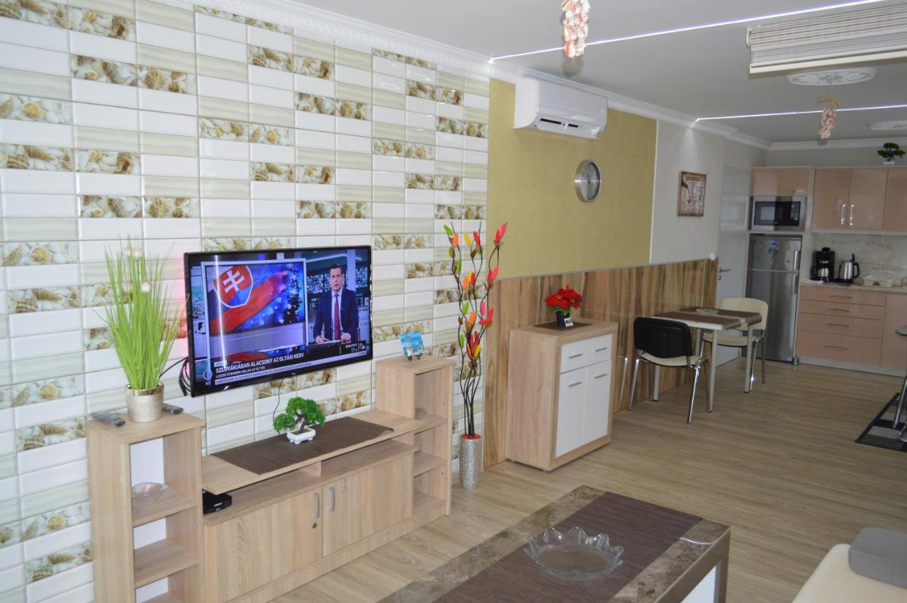 Siofok Ezuestpart Granada 2 Koezvetlen Vizparti Apartman Apartment Luaran gambar