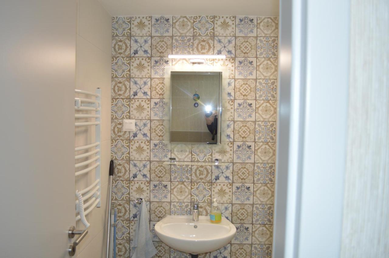 Siofok Ezuestpart Granada 2 Koezvetlen Vizparti Apartman Apartment Luaran gambar