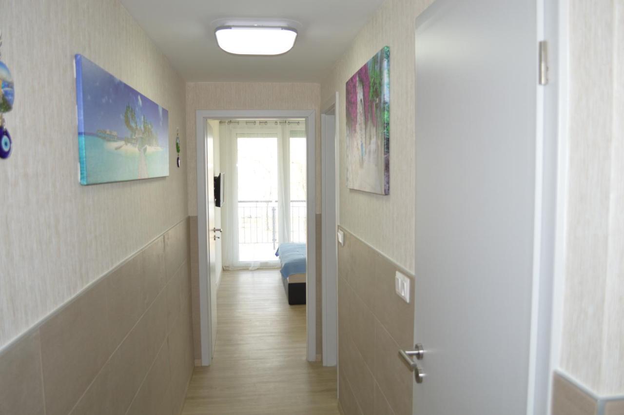 Siofok Ezuestpart Granada 2 Koezvetlen Vizparti Apartman Apartment Luaran gambar