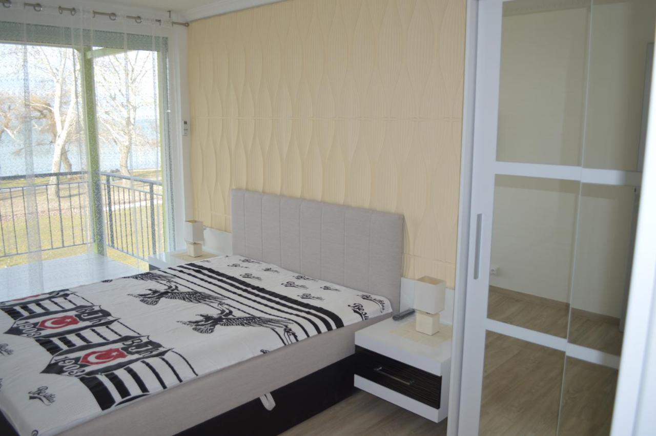 Siofok Ezuestpart Granada 2 Koezvetlen Vizparti Apartman Apartment Luaran gambar